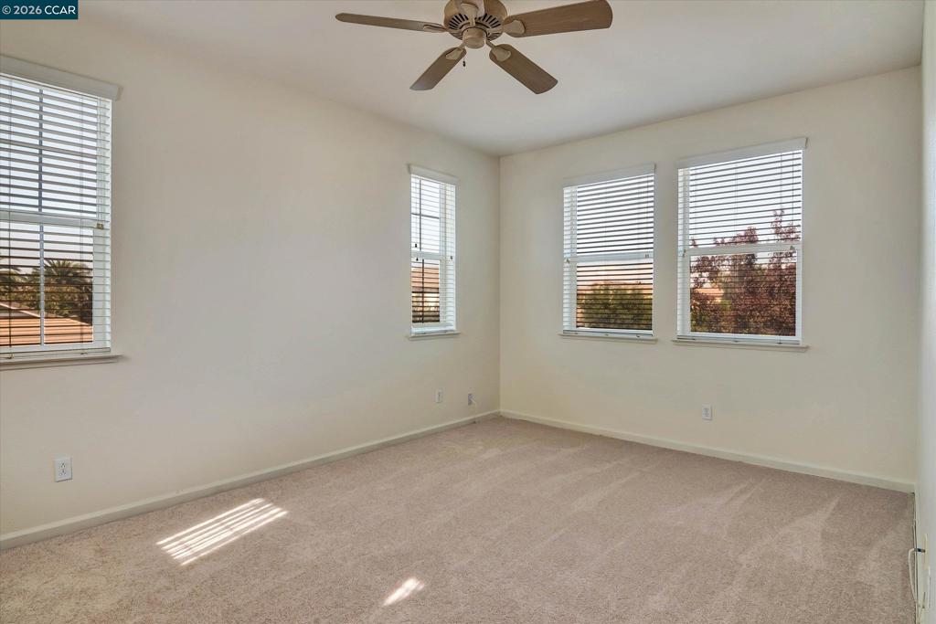 30 Echo Ct, Patterson, CA 95363