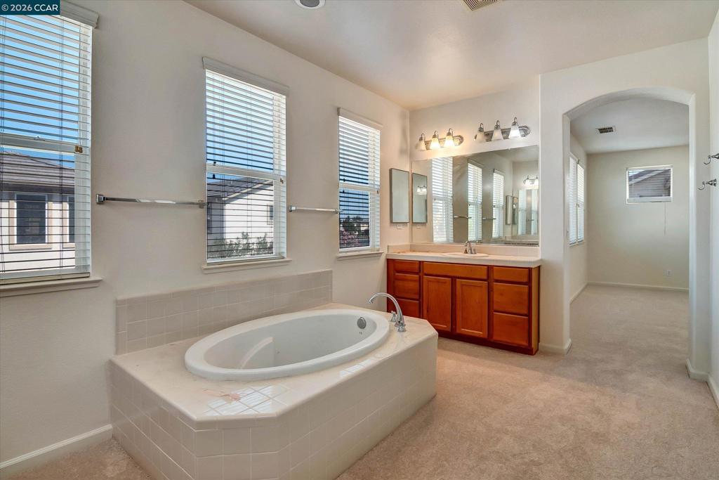 30 Echo Ct, Patterson, CA 95363