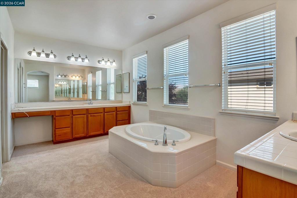 30 Echo Ct, Patterson, CA 95363