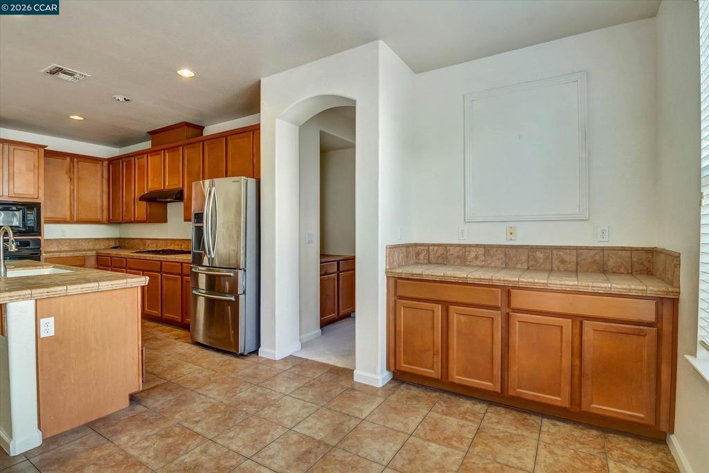 30 Echo Ct, Patterson, CA 95363