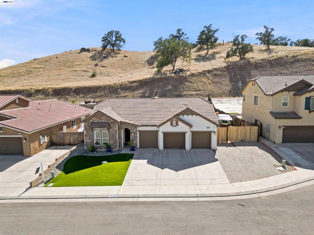 20031 Genteel Dr, Friant, CA 93626