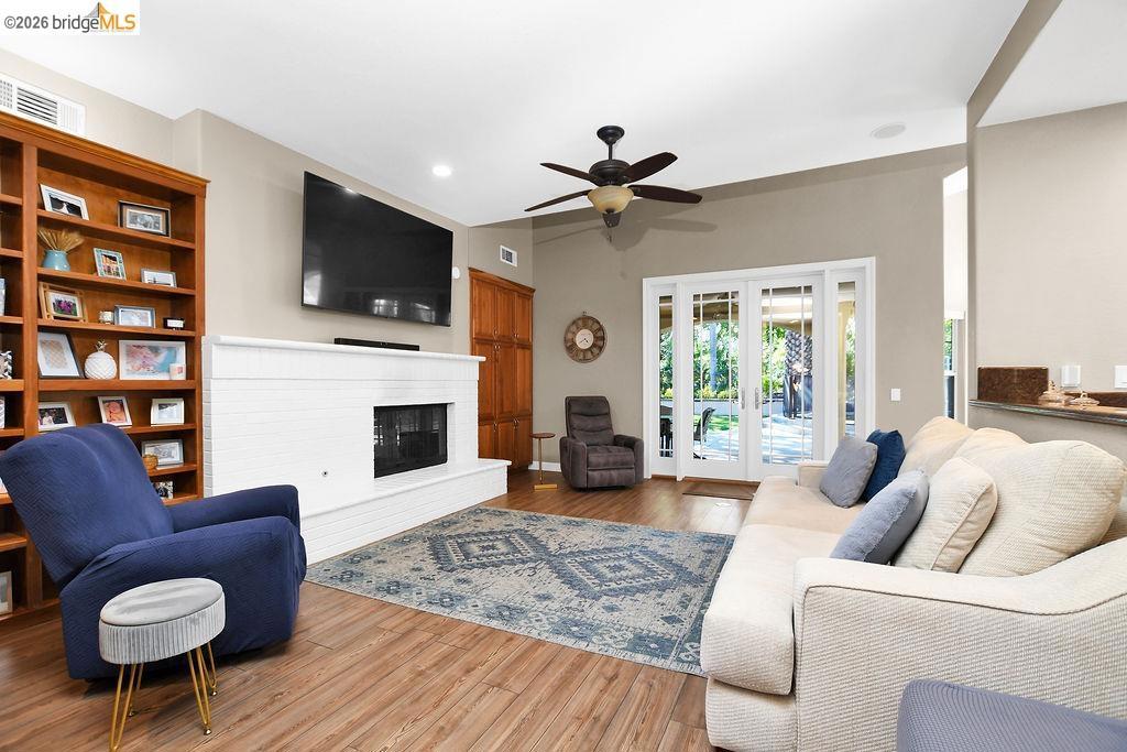 565 Mcintosh Ter, Brentwood (CC), CA 94513
