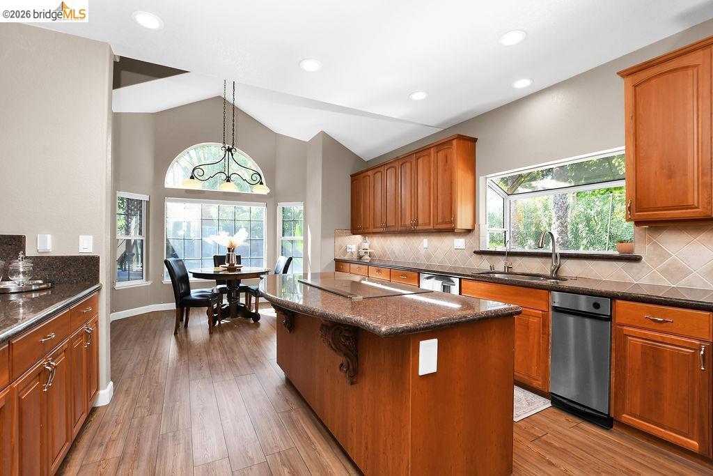 565 Mcintosh Ter, Brentwood (CC), CA 94513