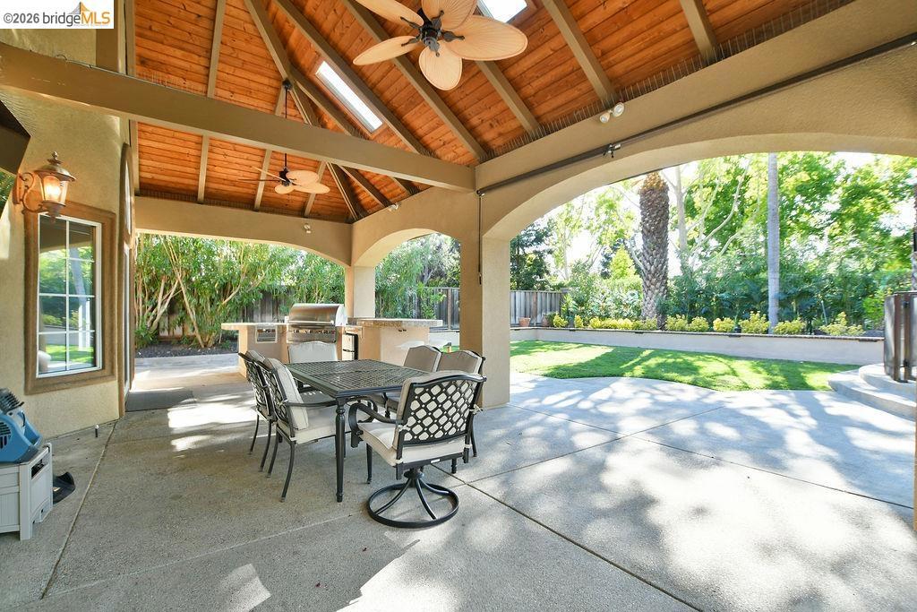 565 Mcintosh Ter, Brentwood (CC), CA 94513