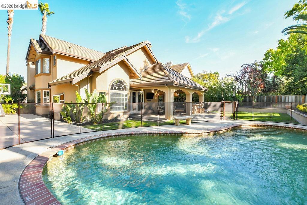 565 Mcintosh Ter, Brentwood (CC), CA 94513