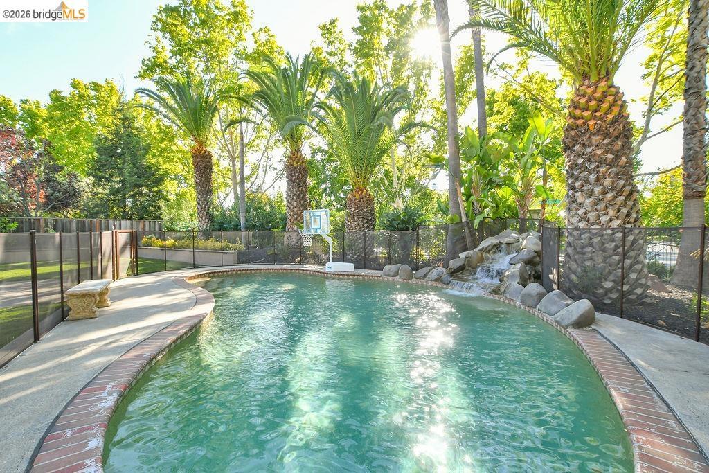565 Mcintosh Ter, Brentwood (CC), CA 94513