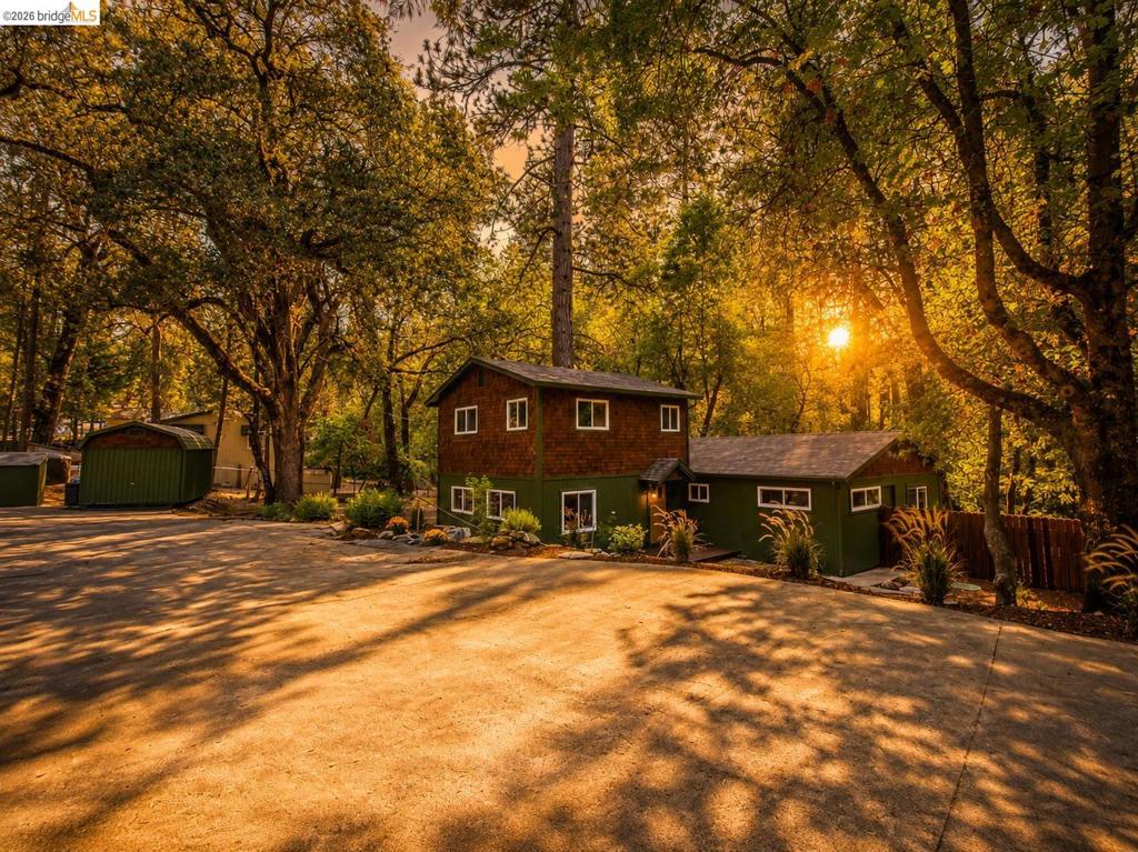21551 Phoenix Lake Rd, Sonora, CA 95370