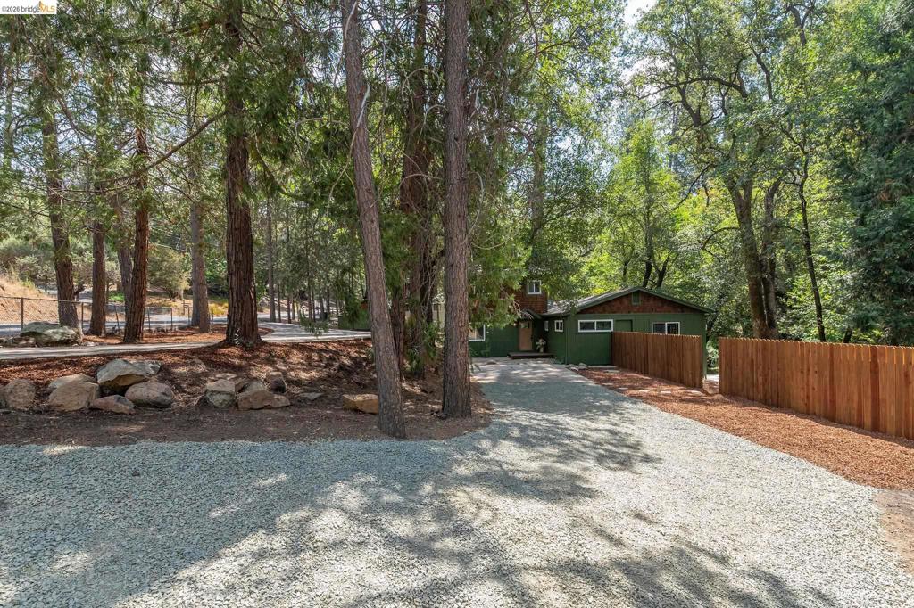 21551 Phoenix Lake Rd, Sonora, CA 95370