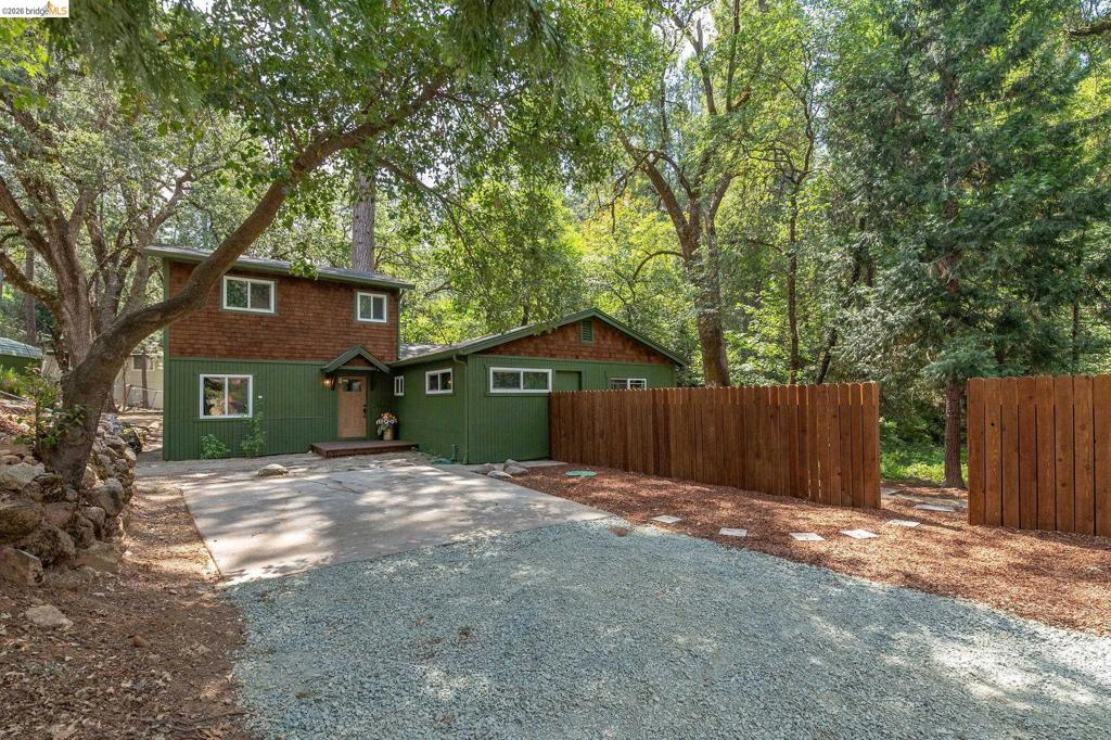 21551 Phoenix Lake Rd, Sonora, CA 95370