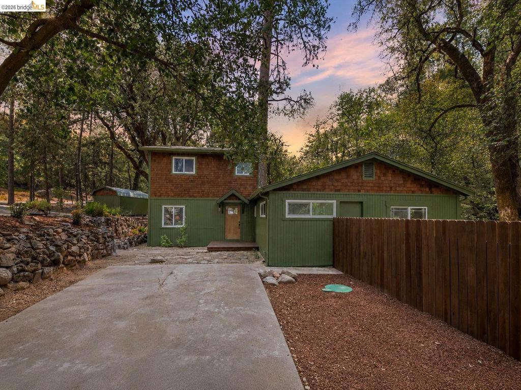 21551 Phoenix Lake Rd, Sonora, CA 95370
