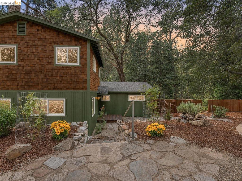 21551 Phoenix Lake Rd, Sonora, CA 95370
