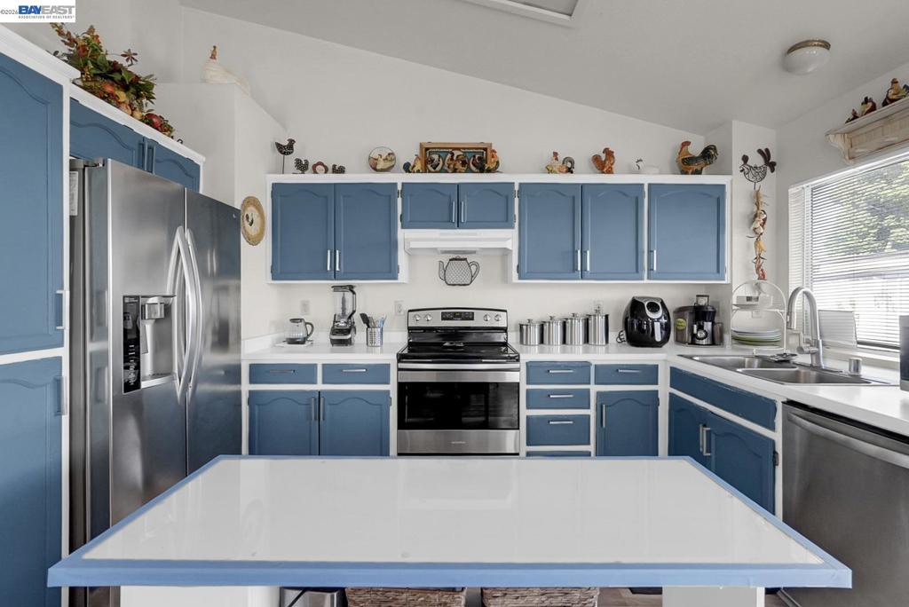 1324 Riverette Dr., Modesto, CA 95351