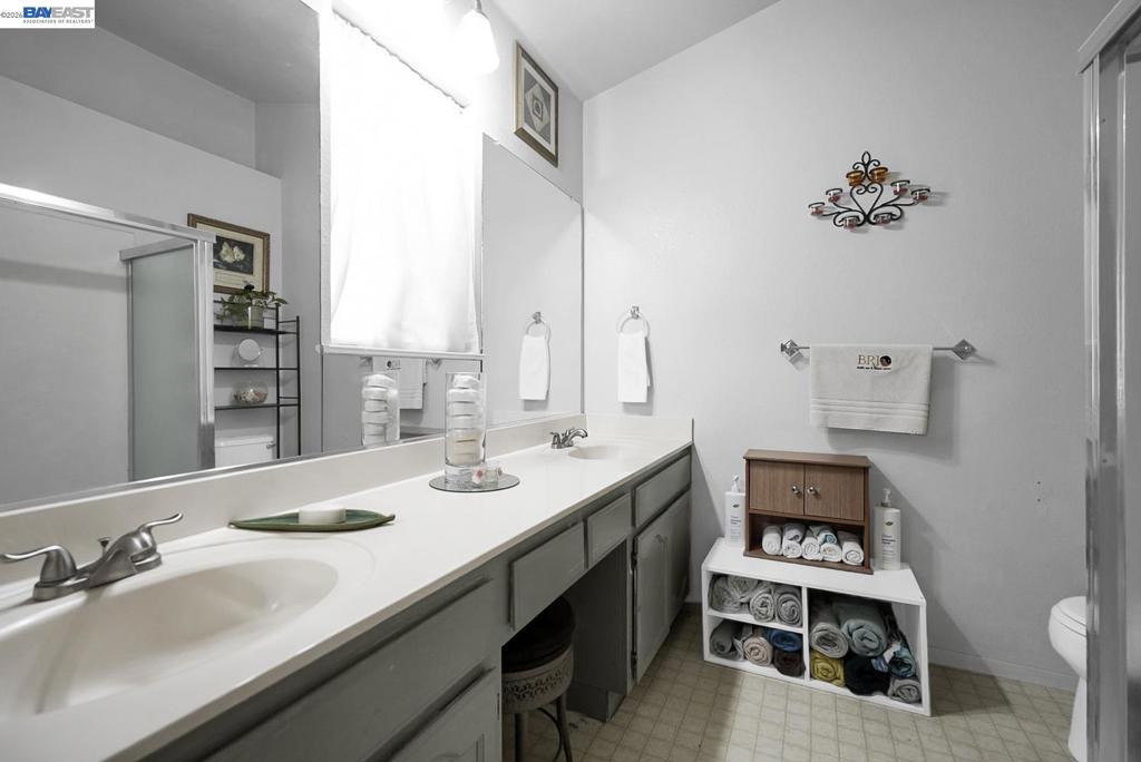 1324 Riverette Dr., Modesto, CA 95351