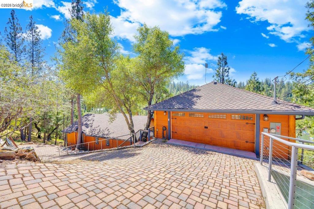 20162 Pine Mountain Dr, Groveland, CA 95321