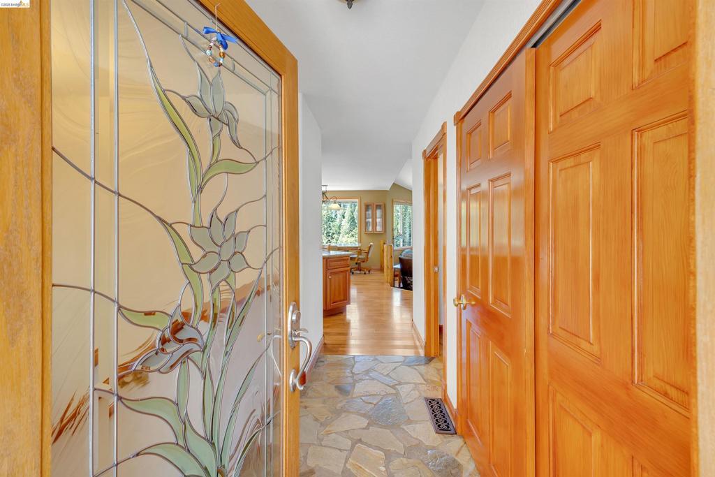 20162 Pine Mountain Dr, Groveland, CA 95321