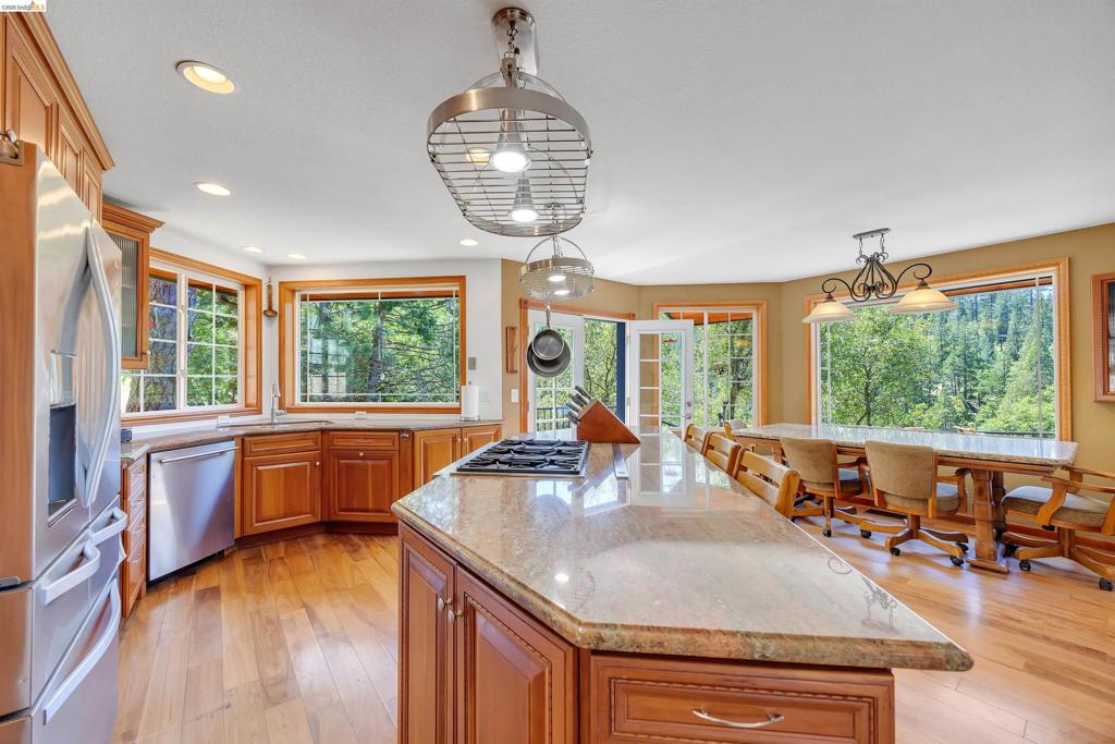 20162 Pine Mountain Dr, Groveland, CA 95321