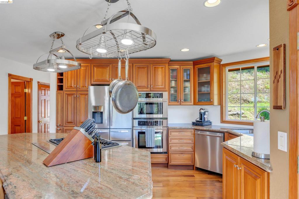 20162 Pine Mountain Dr, Groveland, CA 95321