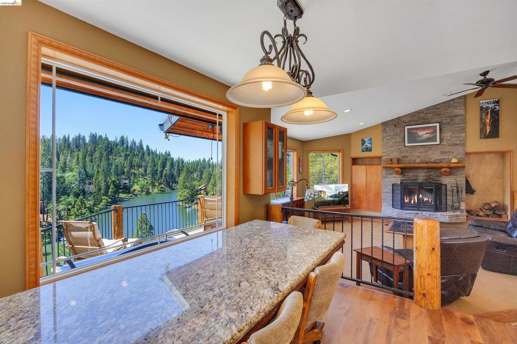 20162 Pine Mountain Dr, Groveland, CA 95321