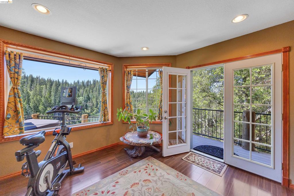 20162 Pine Mountain Dr, Groveland, CA 95321