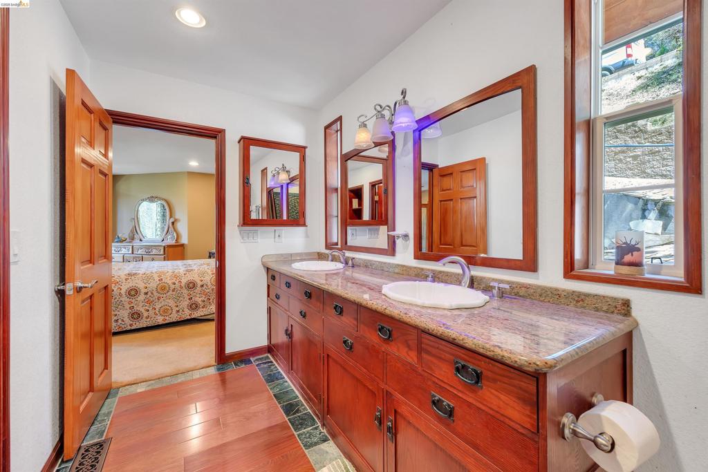 20162 Pine Mountain Dr, Groveland, CA 95321