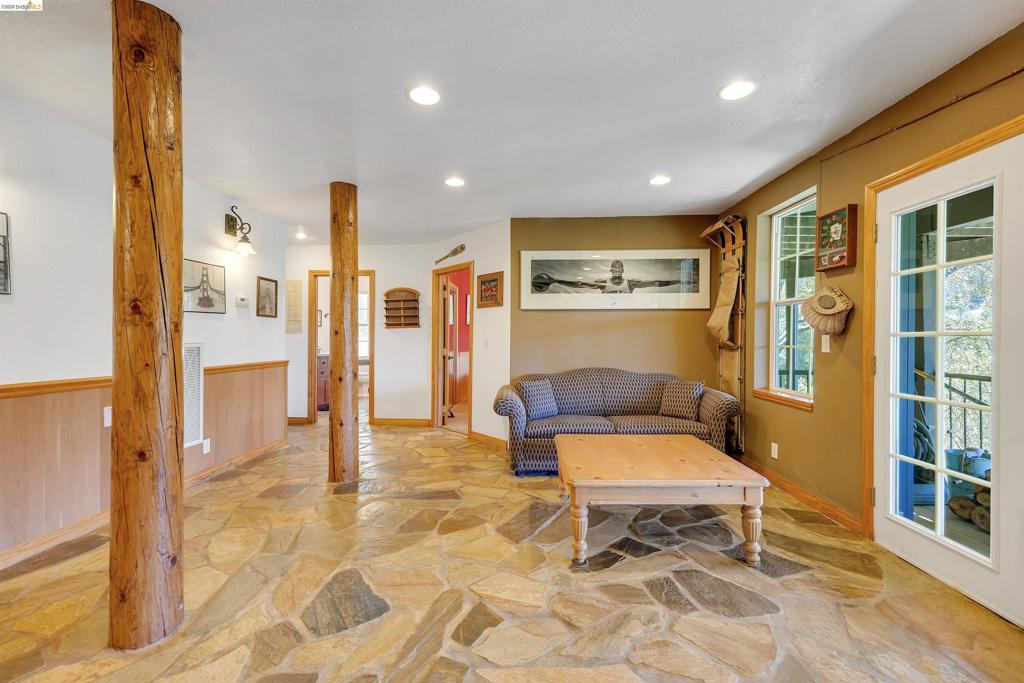 20162 Pine Mountain Dr, Groveland, CA 95321