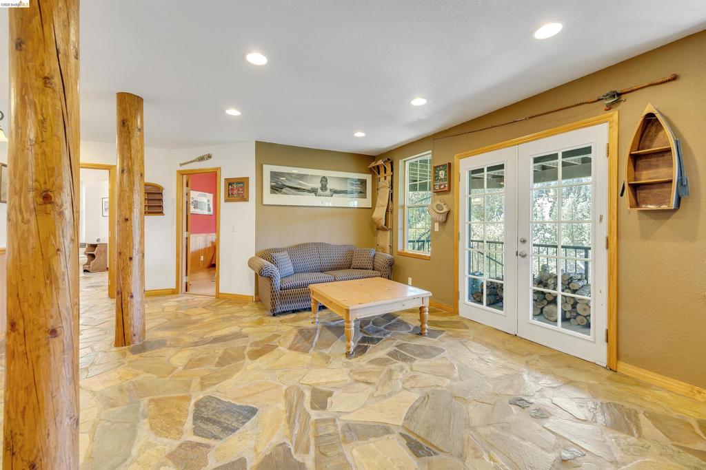 20162 Pine Mountain Dr, Groveland, CA 95321