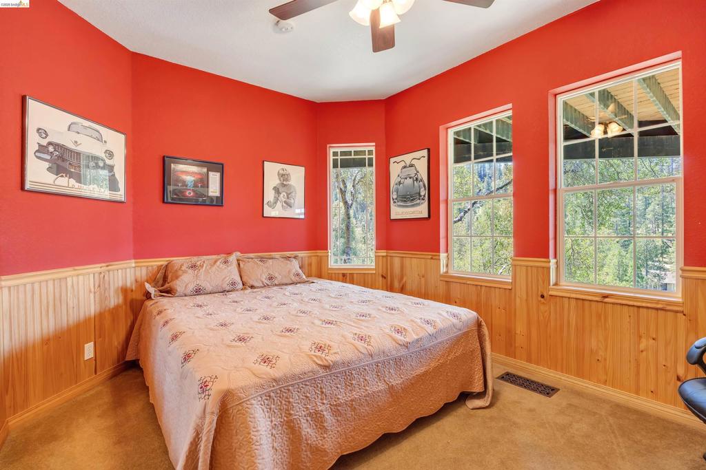 20162 Pine Mountain Dr, Groveland, CA 95321