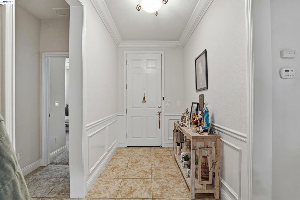 2336 Shadow Berry Dr, Manteca, CA 95336
