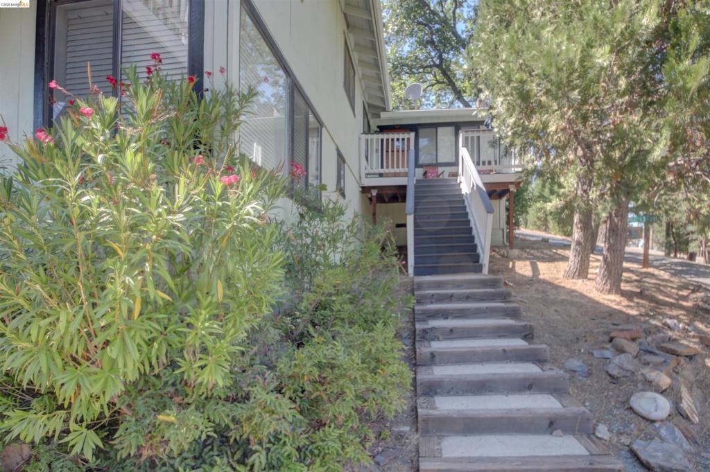 20097 Ridgecrest Way, Groveland, CA 95321