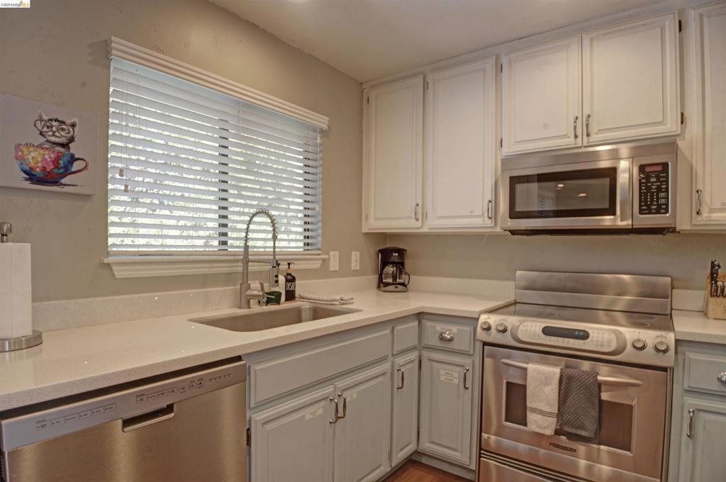 20097 Ridgecrest Way, Groveland, CA 95321