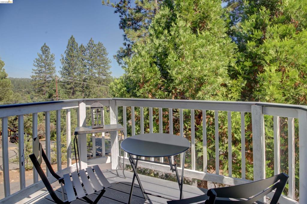 20097 Ridgecrest Way, Groveland, CA 95321