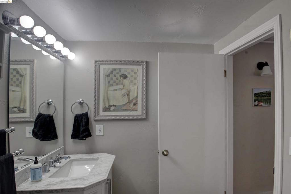 20097 Ridgecrest Way, Groveland, CA 95321