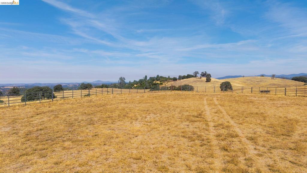 15355 Wards Ferry Rd, Sonora, CA 95370