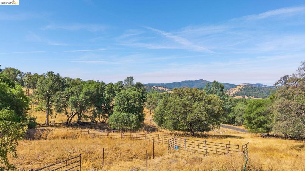 15355 Wards Ferry Rd, Sonora, CA 95370