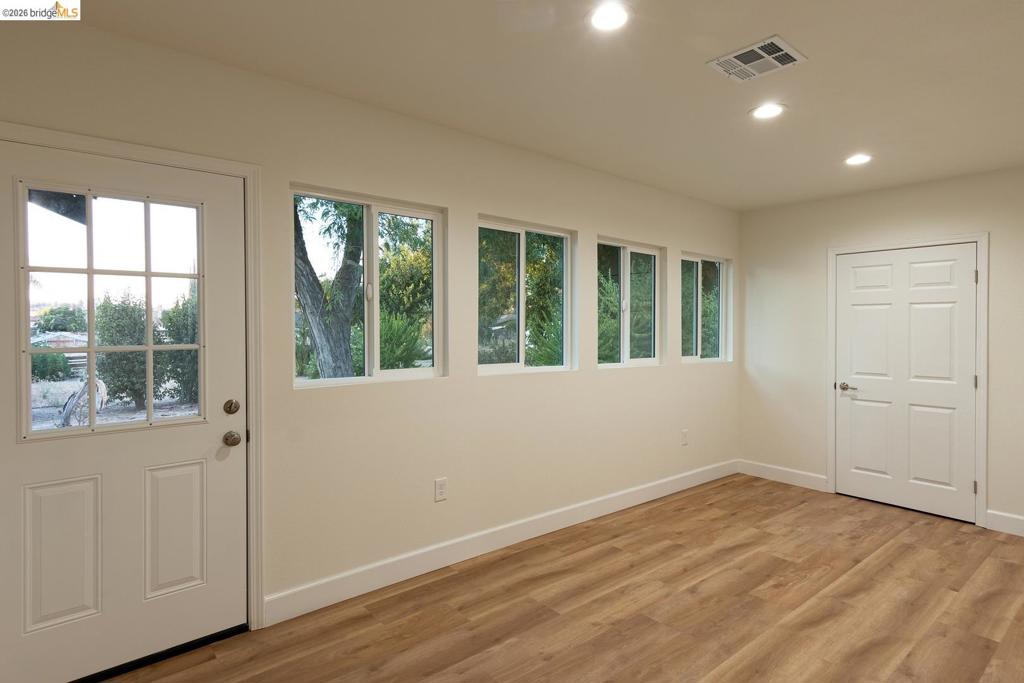 392 W Grand AVE, Porterville, CA 93257