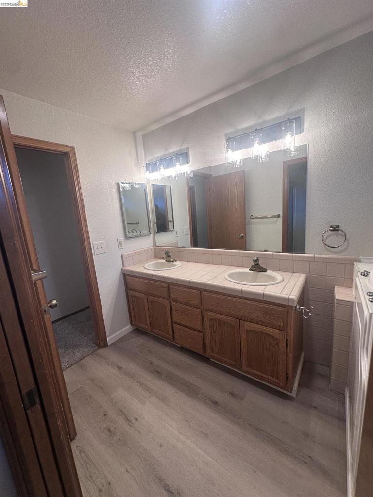 21120 HEMLOCK ST., Groveland, CA 95321