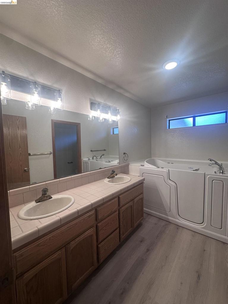 21120 HEMLOCK ST., Groveland, CA 95321