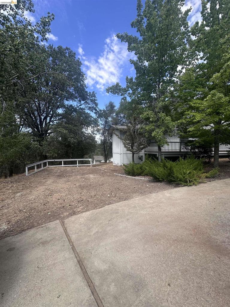 21120 HEMLOCK ST., Groveland, CA 95321