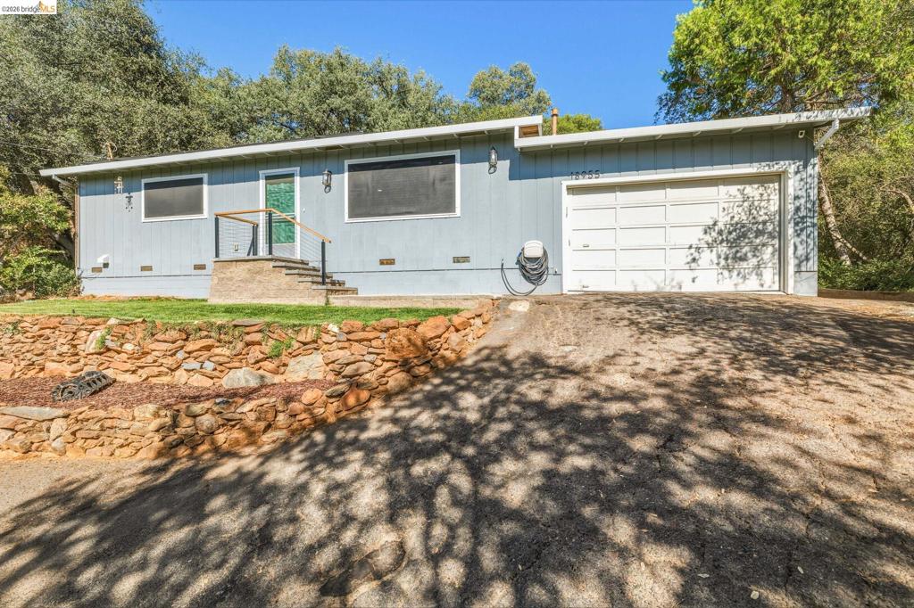 18955 North Dr, Jamestown, CA 95327