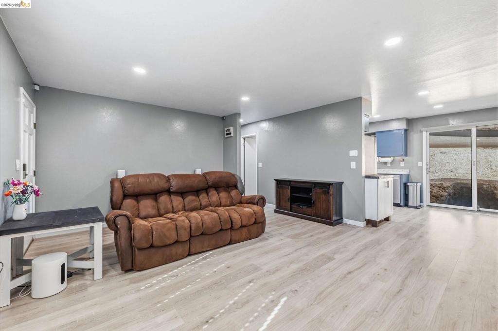 18955 North Dr, Jamestown, CA 95327