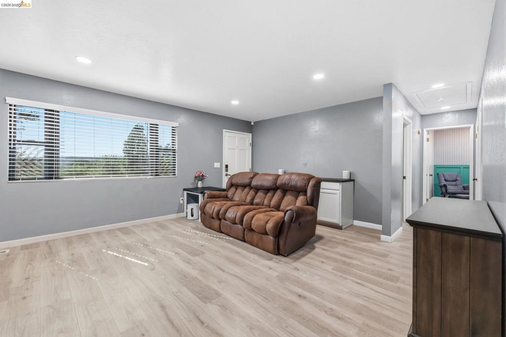 18955 North Dr, Jamestown, CA 95327