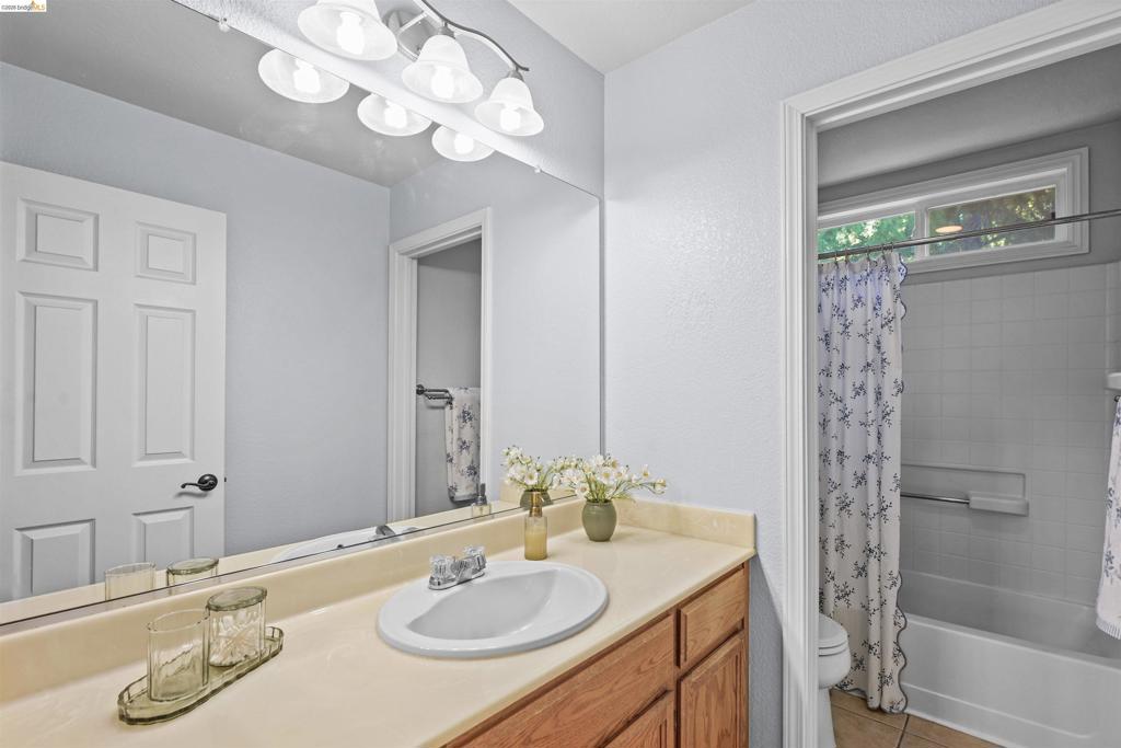 1049 Meadowgate Way, Brentwood (CC), CA 94513