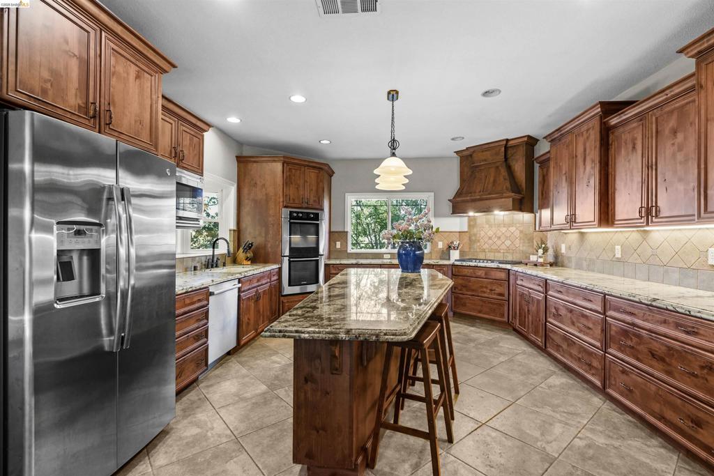 1049 Meadowgate Way, Brentwood (CC), CA 94513