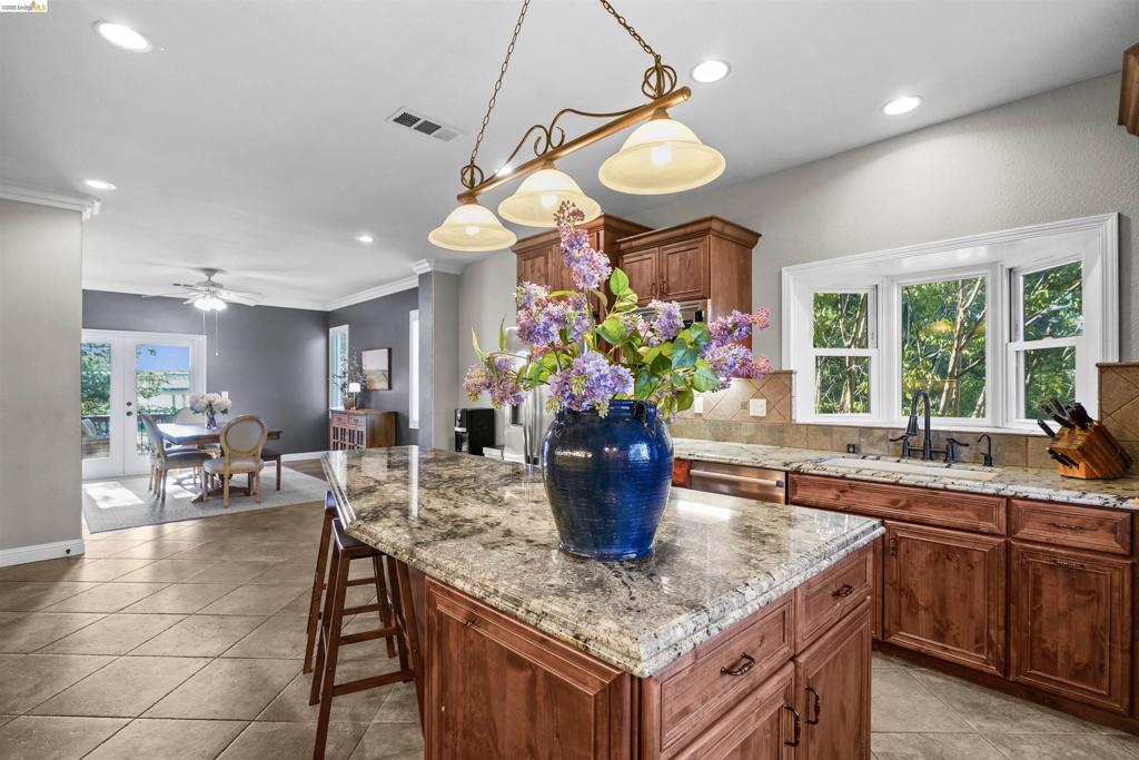 1049 Meadowgate Way, Brentwood (CC), CA 94513