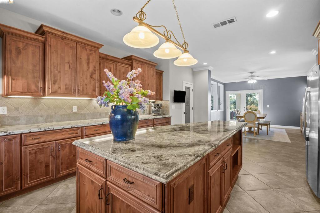 1049 Meadowgate Way, Brentwood (CC), CA 94513