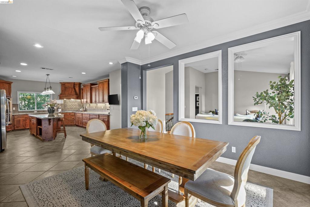 1049 Meadowgate Way, Brentwood (CC), CA 94513