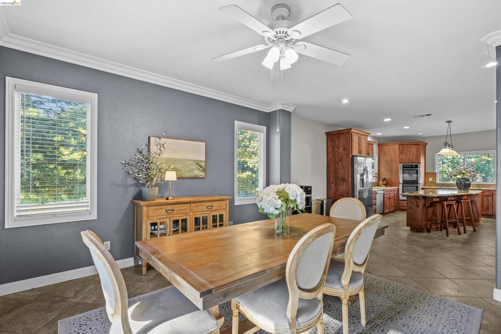 1049 Meadowgate Way, Brentwood (CC), CA 94513