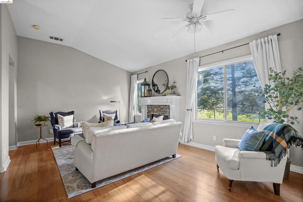 1049 Meadowgate Way, Brentwood (CC), CA 94513
