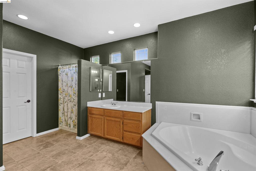 1049 Meadowgate Way, Brentwood (CC), CA 94513
