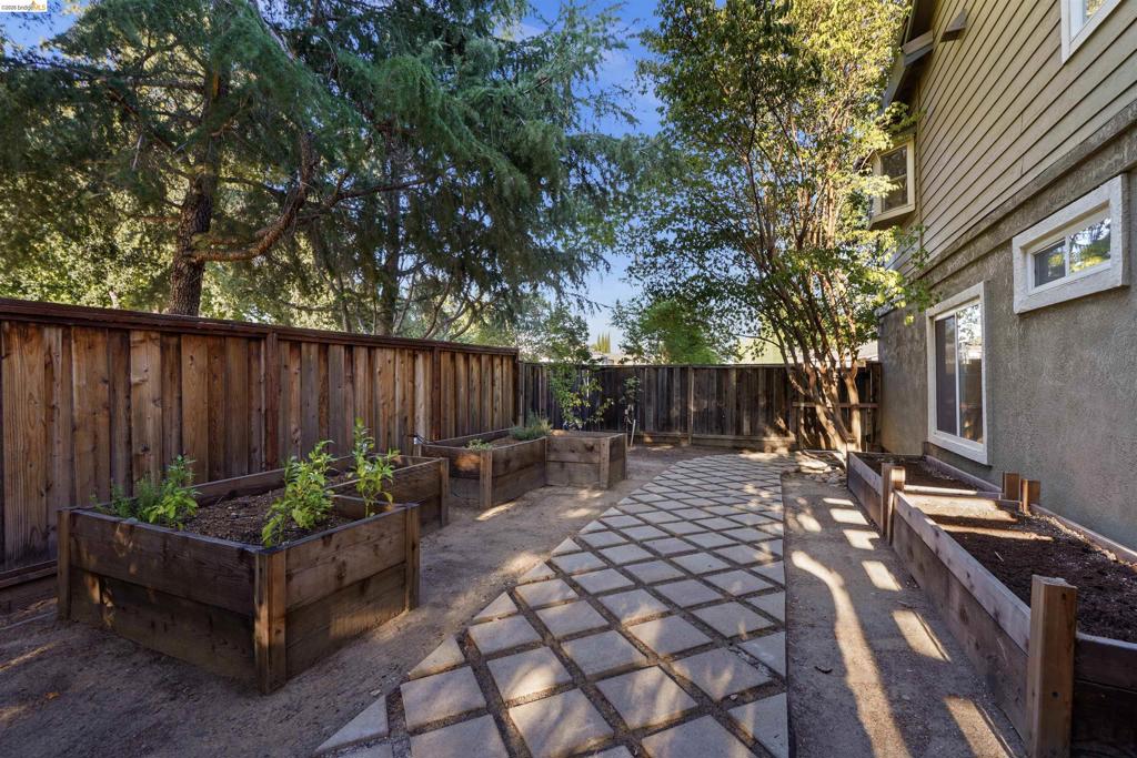 1049 Meadowgate Way, Brentwood (CC), CA 94513